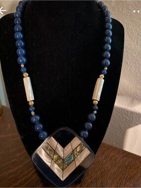 Vintage Karla Jordan
Jewelry Necklace Beaded with Abalone Shell Navy Beaded Neck